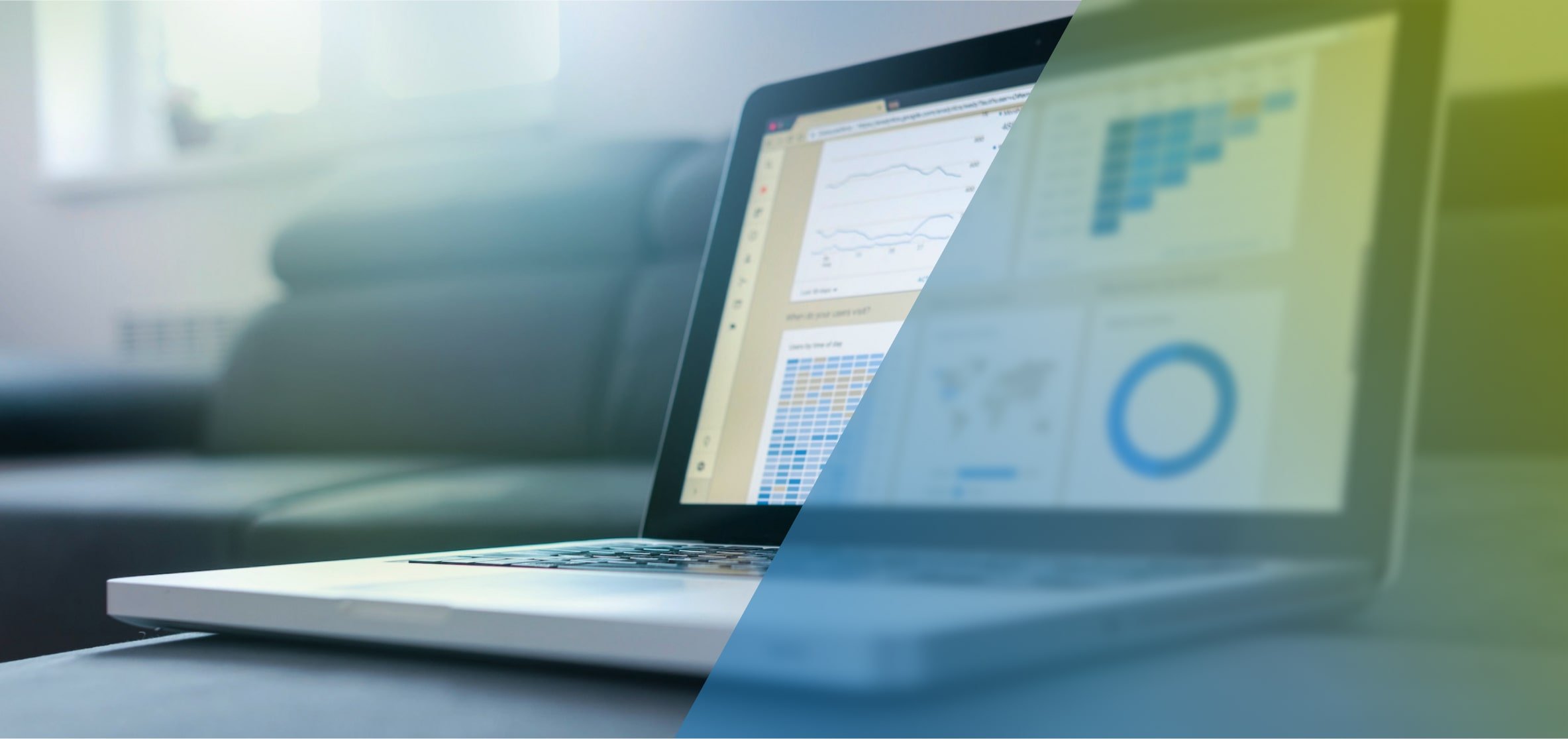 SysDok Titelbild - Computer mit Diagrammen